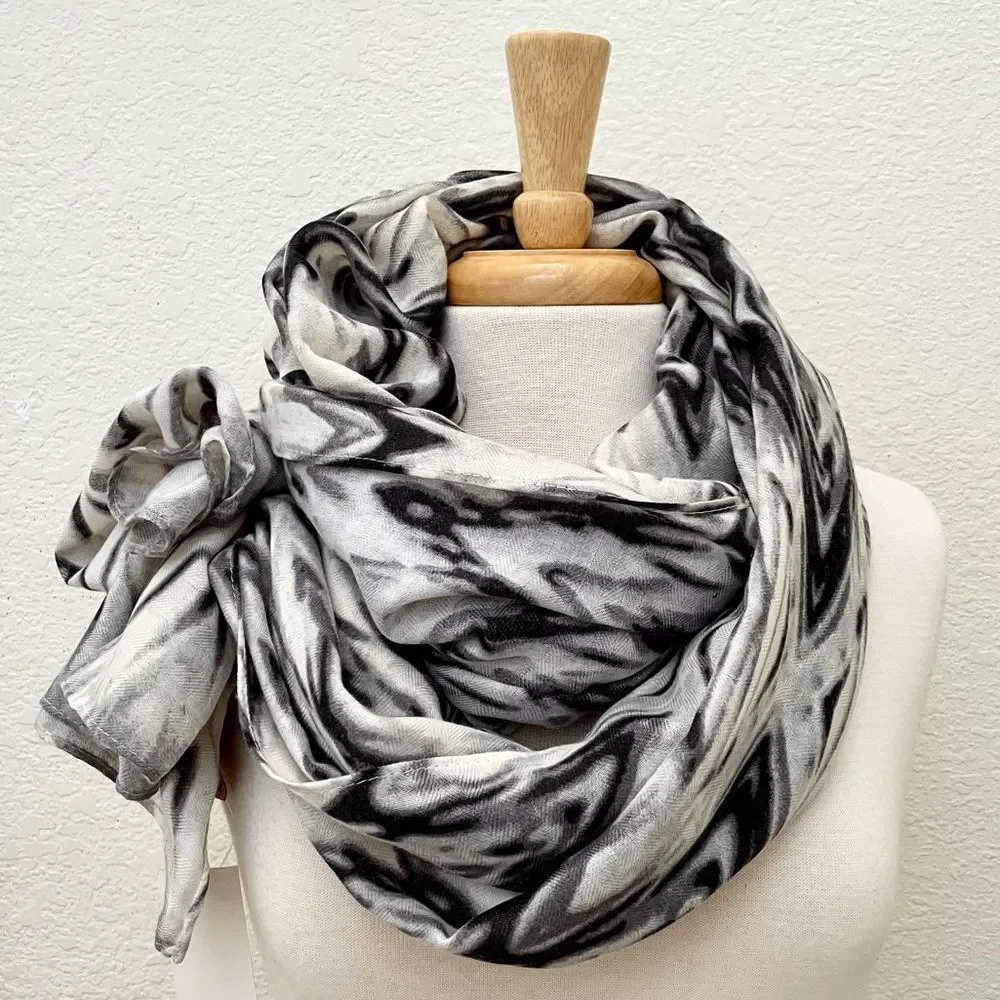 Soft Focus Chevron Print All Season Wrap Scarf, Black Gray White, NWT - Picture 1 of 6